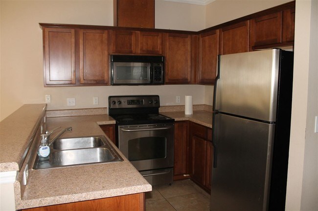 Foto del edificio - 2400 Fred Smith Rd