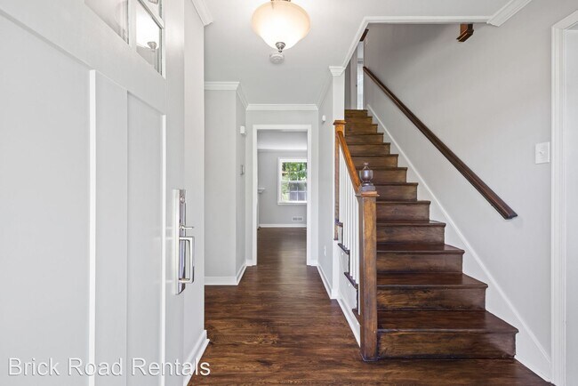 Building Photo - 4 br, 2.5 bath House - 2810 Shoreham Dr