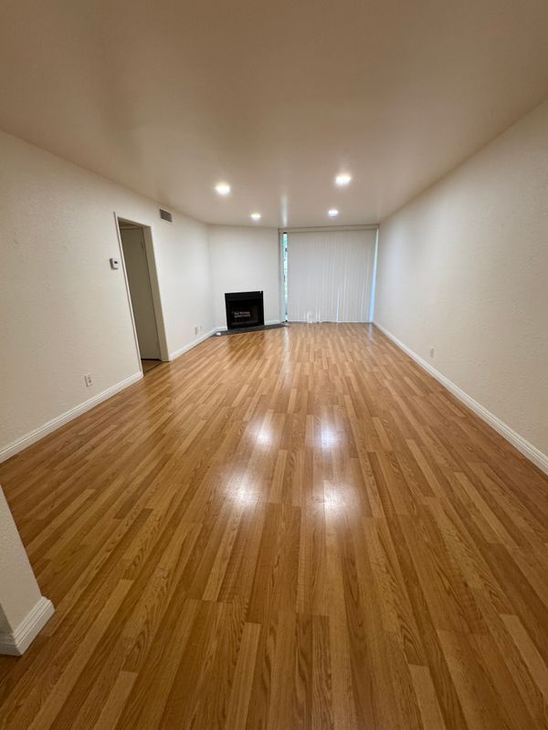 Foto del edificio - 4141 Via Marisol