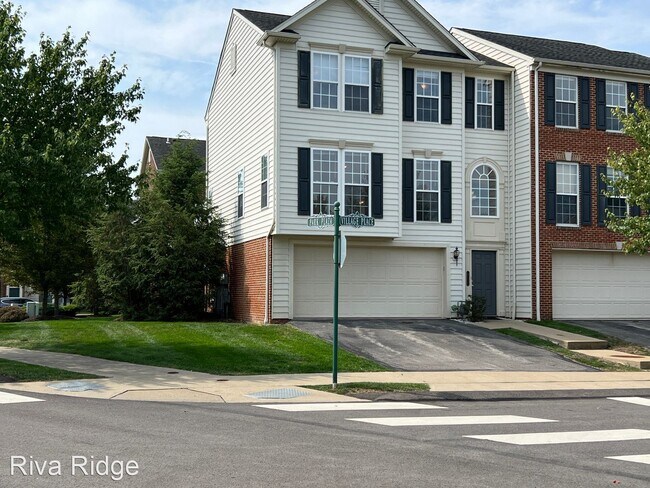 Building Photo - 3 br, 2.5 bath House - 410 Village Place