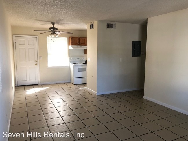 Building Photo - 511 Plaza Pl