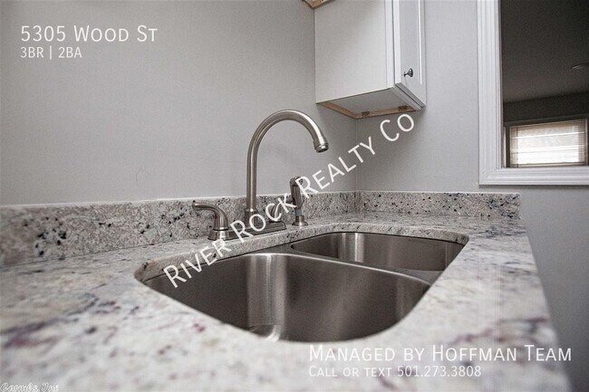 Building Photo - 5305 Wood Street - NO SHOWINGS AT THIS TIM...