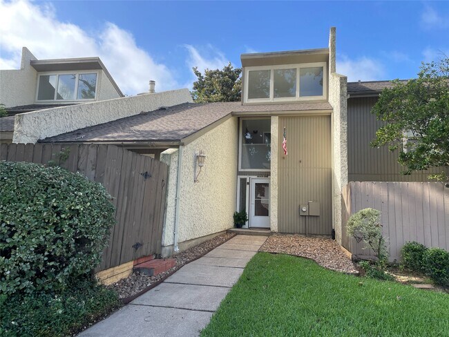 Foto del edificio - 12315 Glenview Dr