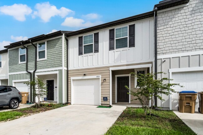 Foto del edificio - 5915 Piney Shrub Pl