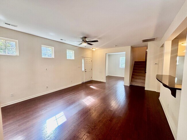 Foto del edificio - 3 bedroom/2.5 bathroom - Weatherly At Whitehall