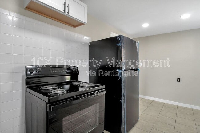 Foto del edificio - 1047 S James Rd