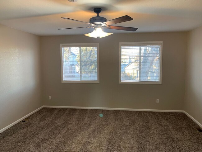 Foto del edificio - Spacious 4-Bedroom Home in Berkeley – Grea...