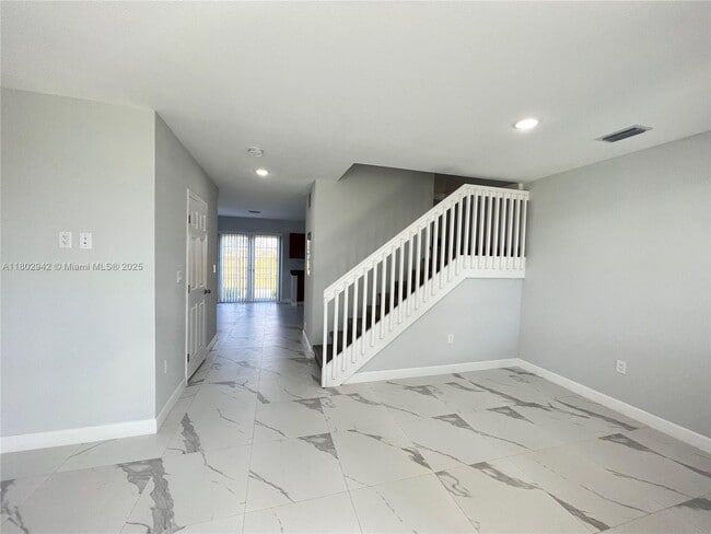 Foto del edificio - 1310 NW 6th Ave
