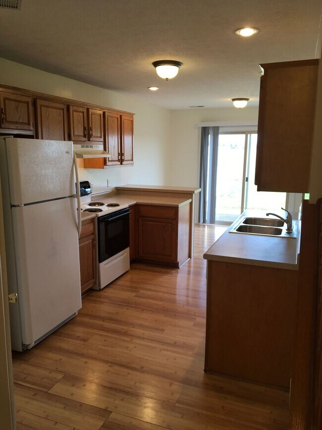 Foto del edificio - 2295 Shamrock Ln