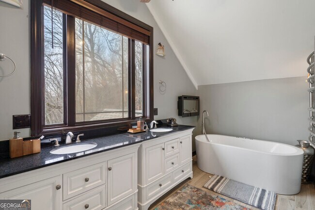 Foto del edificio - 1545 Petit Ridge Dr