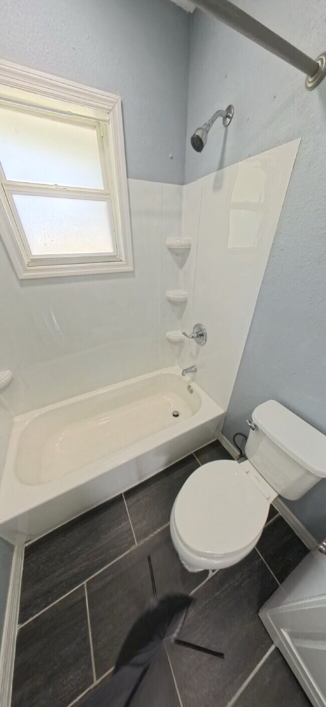 Foto del edificio - "Charming 3-Bed Oasis with 2 Full Baths in Keystone Heights – Spacious 1152 Sq Ft!"
