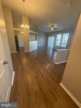 Building Photo - 8204 Blue Heron Dr