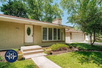 Building Photo - 12400 Elmhurst Pkwy