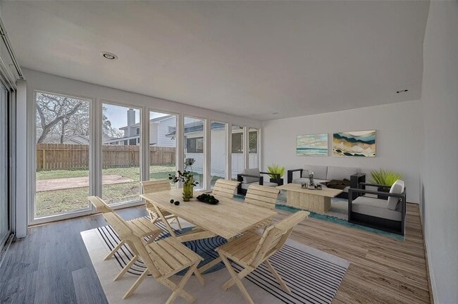 Foto del edificio - 14706 Dale Hollow Ln