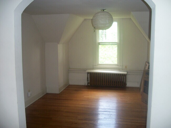 Building Photo - 4505 Keswick Rd