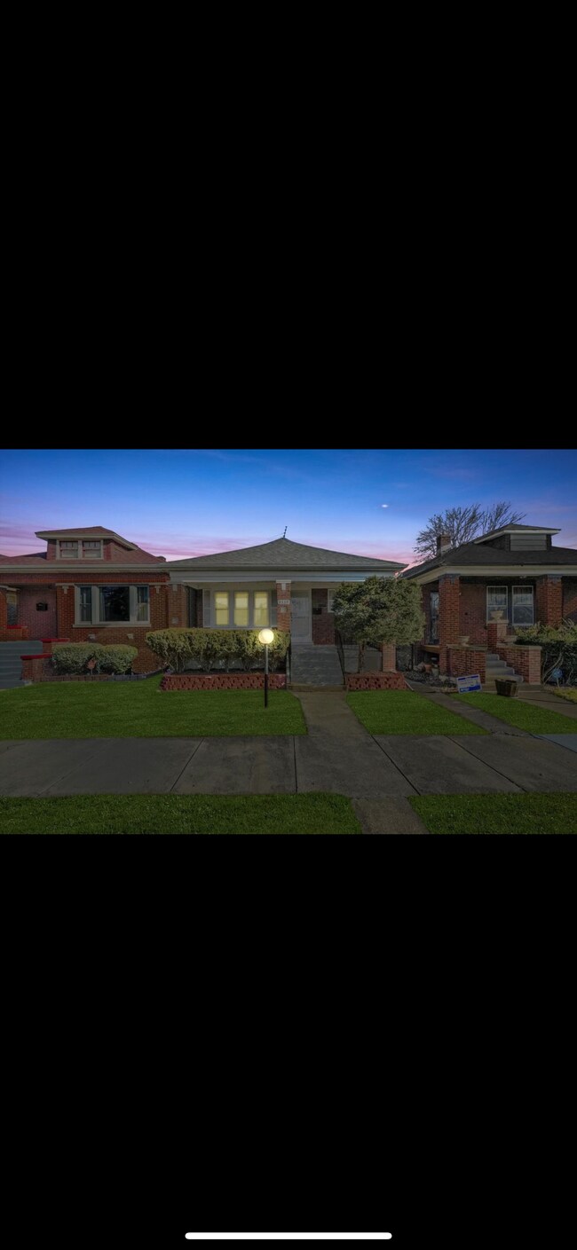 Foto del edificio - 9339 S Eberhart Ave