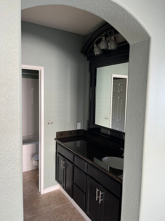 Master Bathroom - 7511 Hazard Center Dr