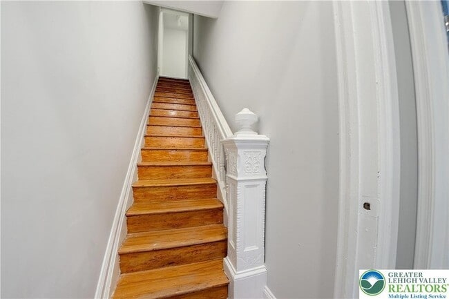 Foto del edificio - 827 Linden St
