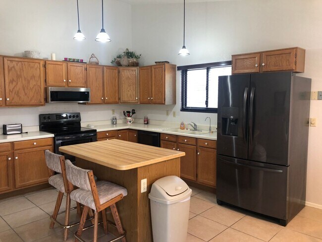 Foto del edificio - Available April 2026 ongoing! Lovely  Home in 45+ Active Adult Resort Community of Leisure World.