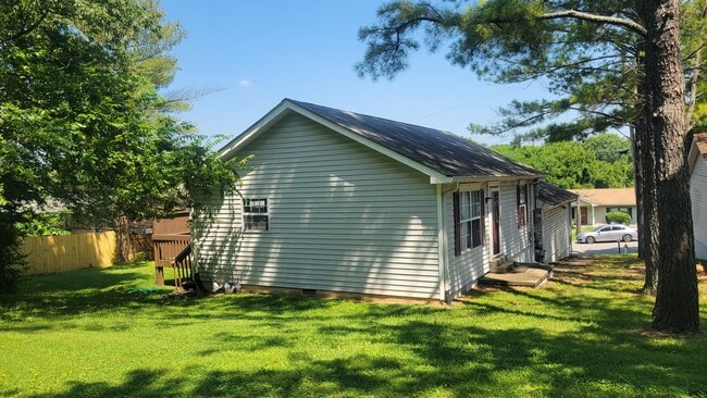 Building Photo - 2820 Airwood Dr