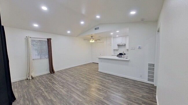 Building Photo - 37 Gaviota