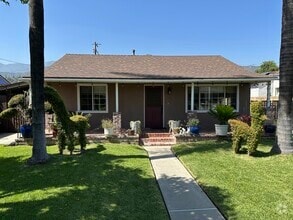 Building Photo - 2433 Maynard Dr