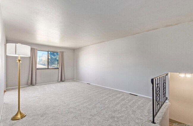 Building Photo - 7056 W Rowland Ave