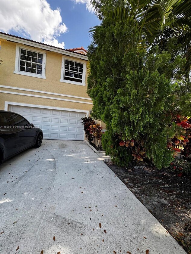 Primary Photo - 15076 SW 51st St