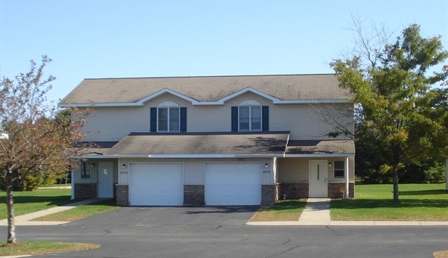 Townhome - Hickory Drive and Pinecrest Apartments