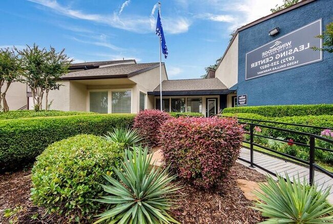 Foto del edificio - 14350 Dallas Pkwy