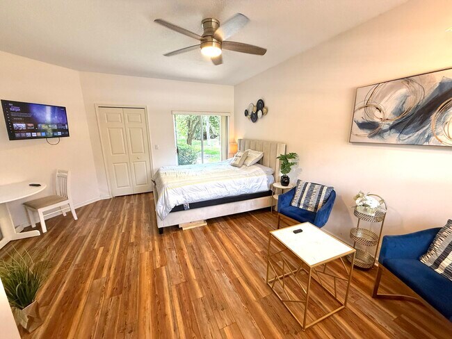 Foto del edificio - 8316 Mulligan Cir