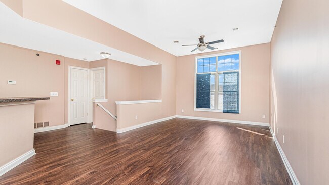 Building Photo - 45605 Graystone Ln