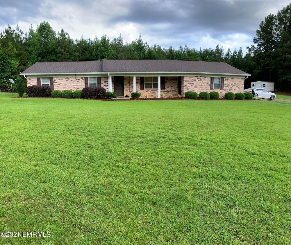 5286 Charlie Dunn Rd, Meridian, MS 39301 Room for Rent in Meridian