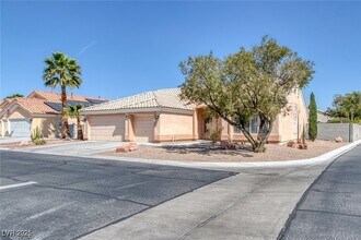 Building Photo - 5808 Spinnaker Reach Ave