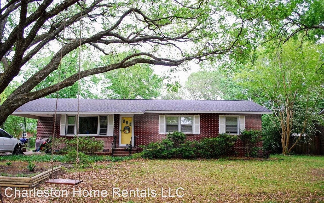 Primary Photo - 3 br, 1.5 bath House - 6 Plainfield Dr