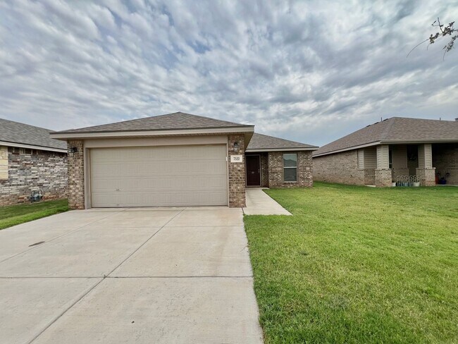 Building Photo - Upland Heights!!