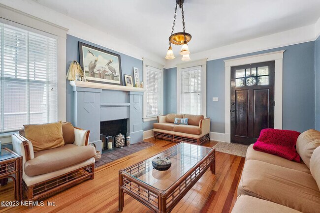 Foto del edificio - 2519 Myra St