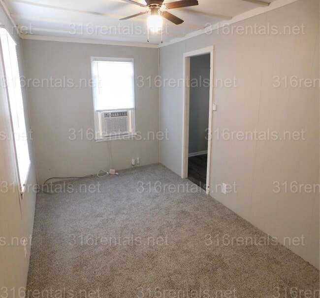 Building Photo - Two bed one bath duplex for rent NOW!