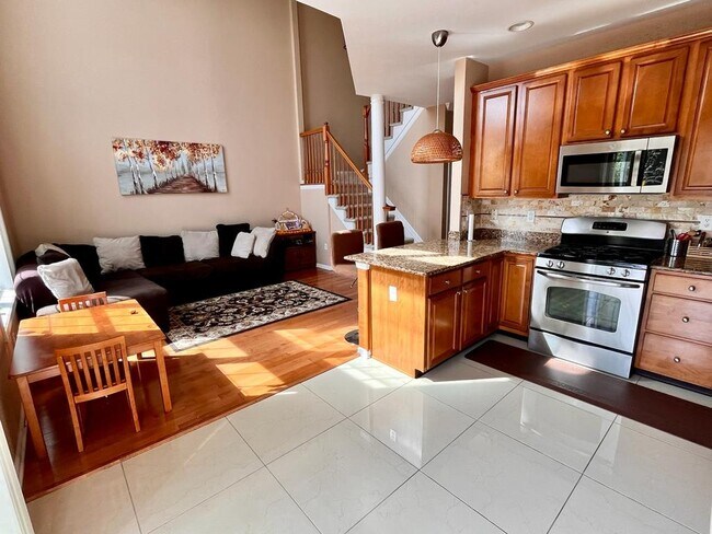 Foto del edificio - 65 Demarest Dr
