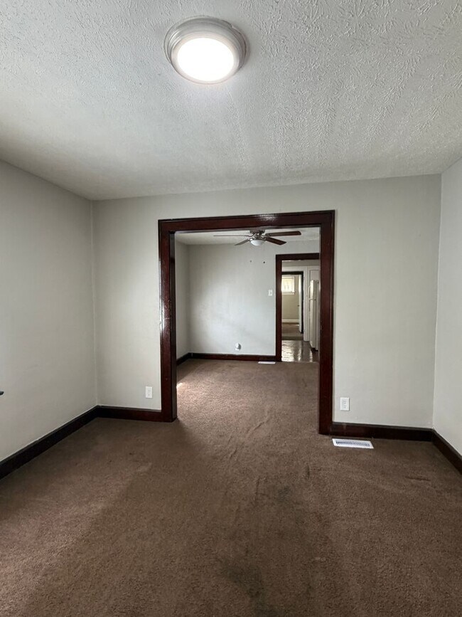 Photo - 866 N Drexel Ave Apartment