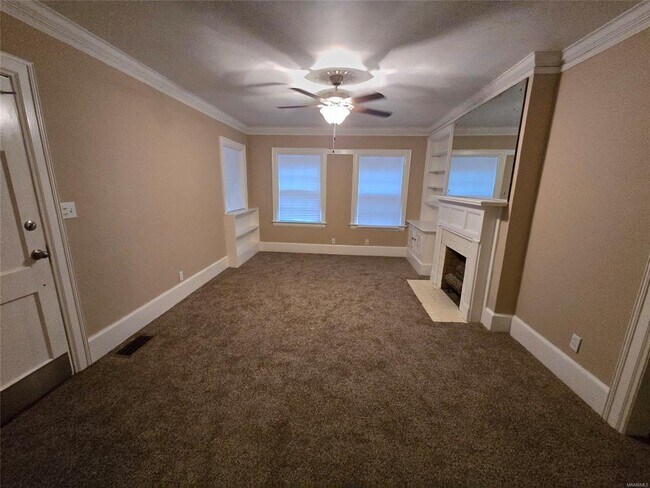 Building Photo - 555 Morningview Dr
