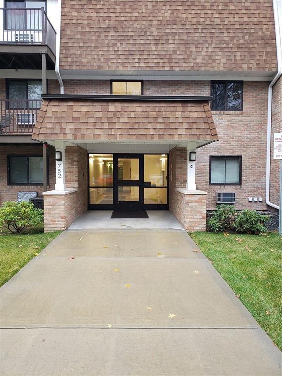 752 Quaker Ln Unit C107, East Greenwich, RI 02818 Condo for Rent in
