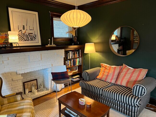 Foto del edificio - 4861 N Talman Ave