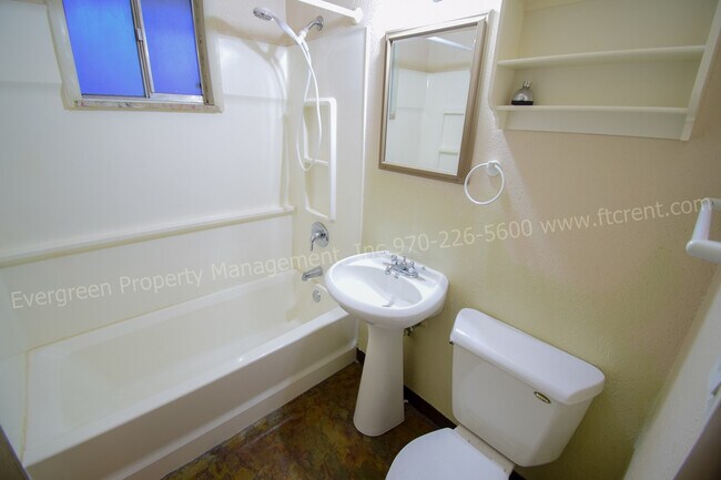 Foto del edificio - 923 James Ct