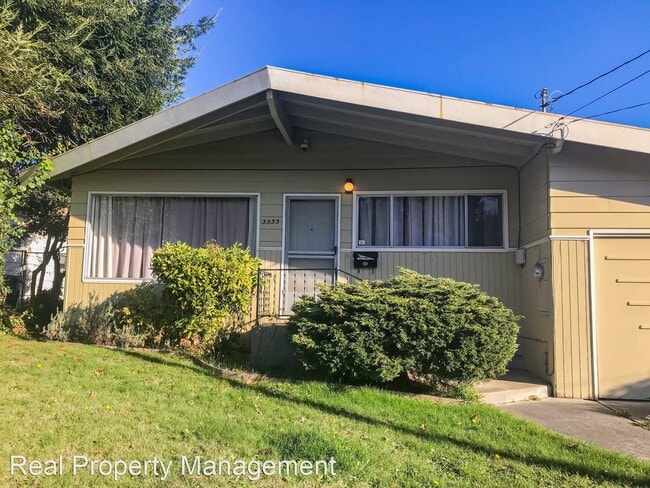 Building Photo - 3 br, 1.5 bath House - 3533 M Street