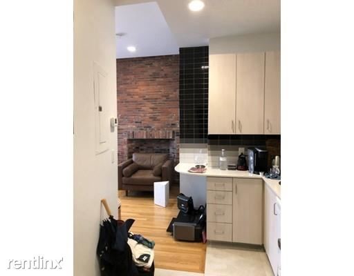 Primary Photo - 142-144 Bowdoin St