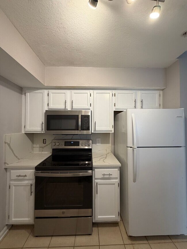 Foto del edificio - Newly Upgraded and Spacious 2B/2B Unfurnished Condo near Beach in Destin!