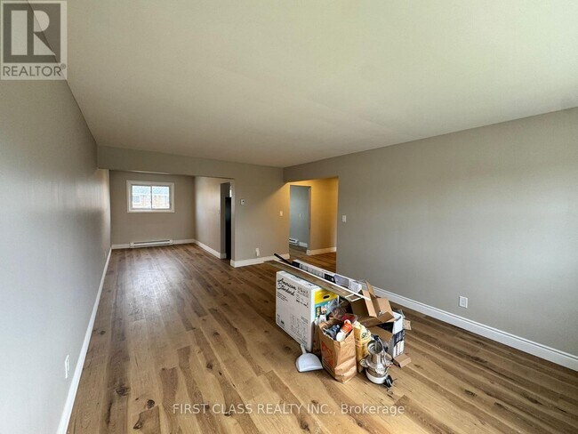 Building Photo - 596 Digby Ave