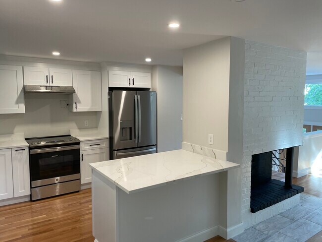 Building Photo - 99 Lancaster Ter