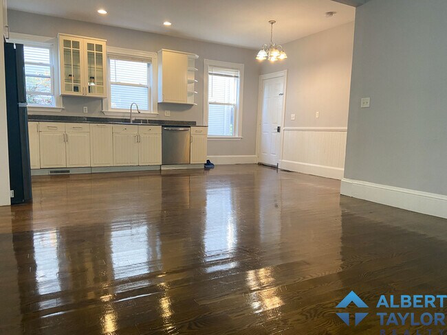 Foto del edificio - 19 Parker Hill Ave